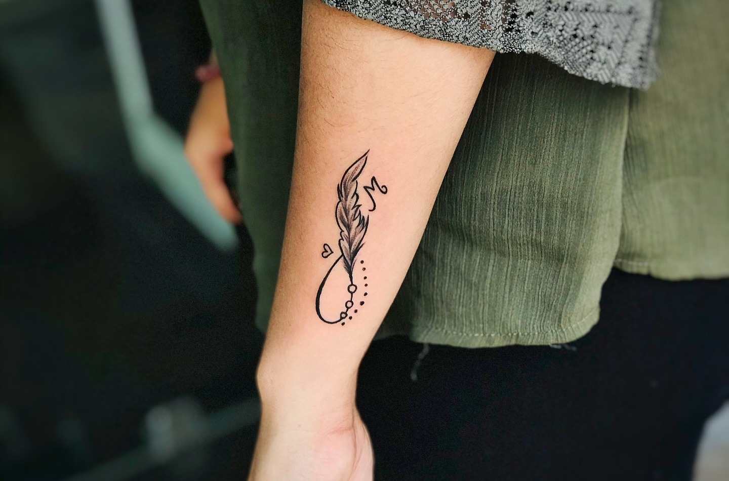 Cute Hand Tattoo Ideas for Women