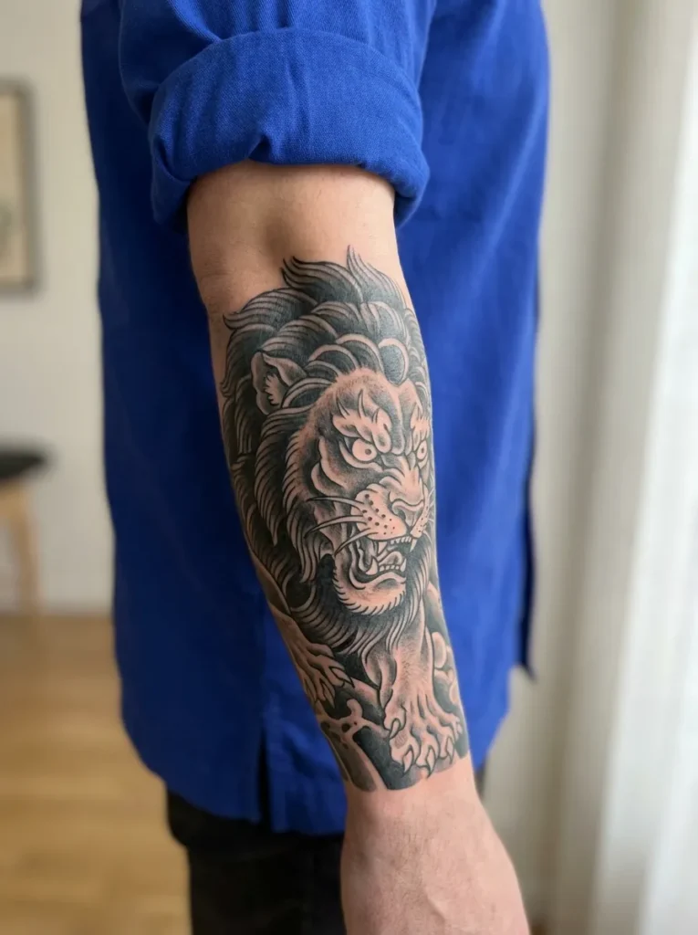 Japanese Lion with Bold Black and Grey Ink