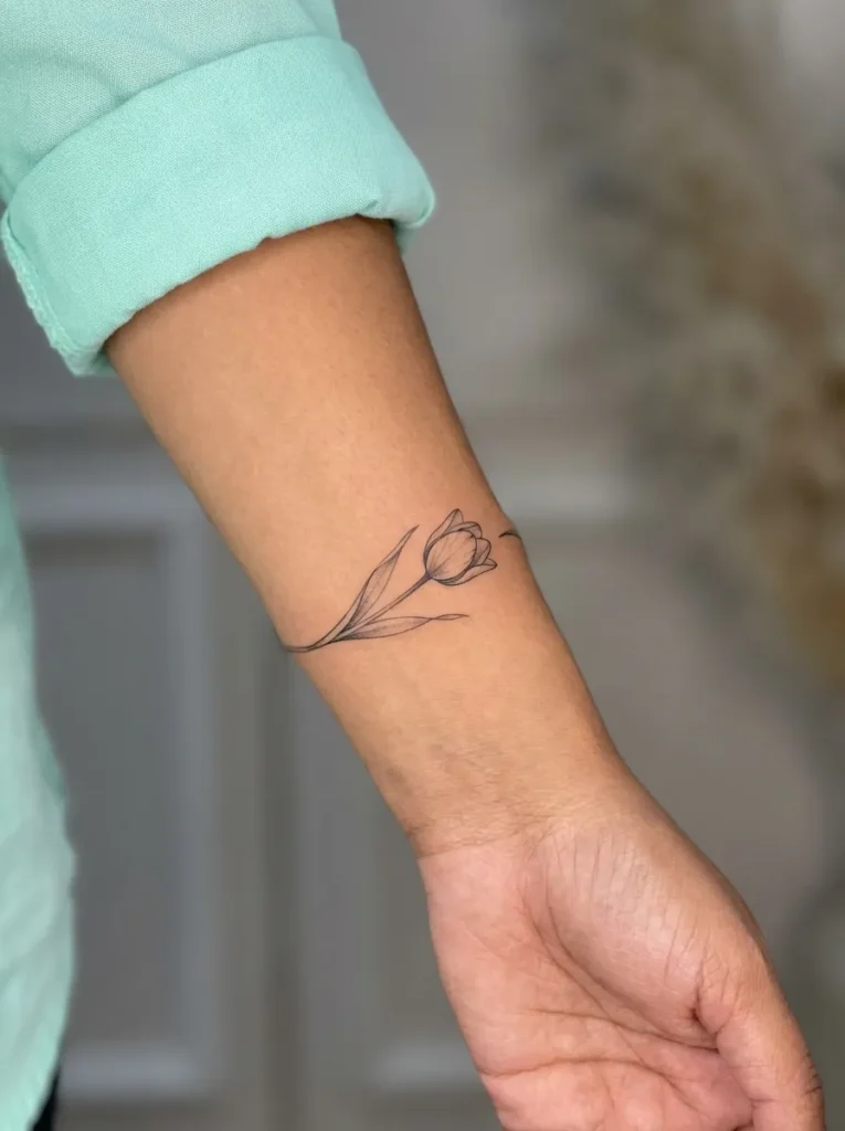 Tulip Flower Stem Wrap